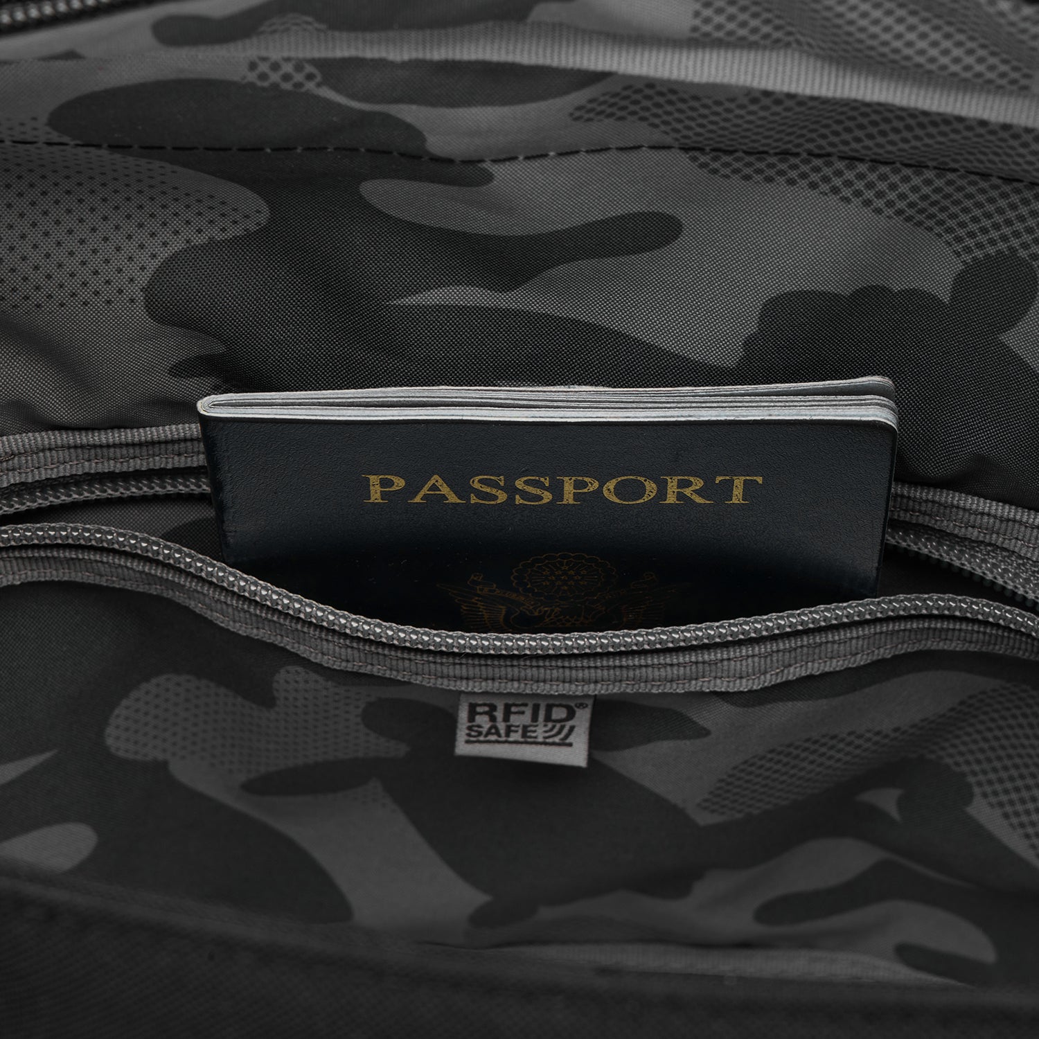 Product image of Pacsafe® GO Anti-Theft Totepack