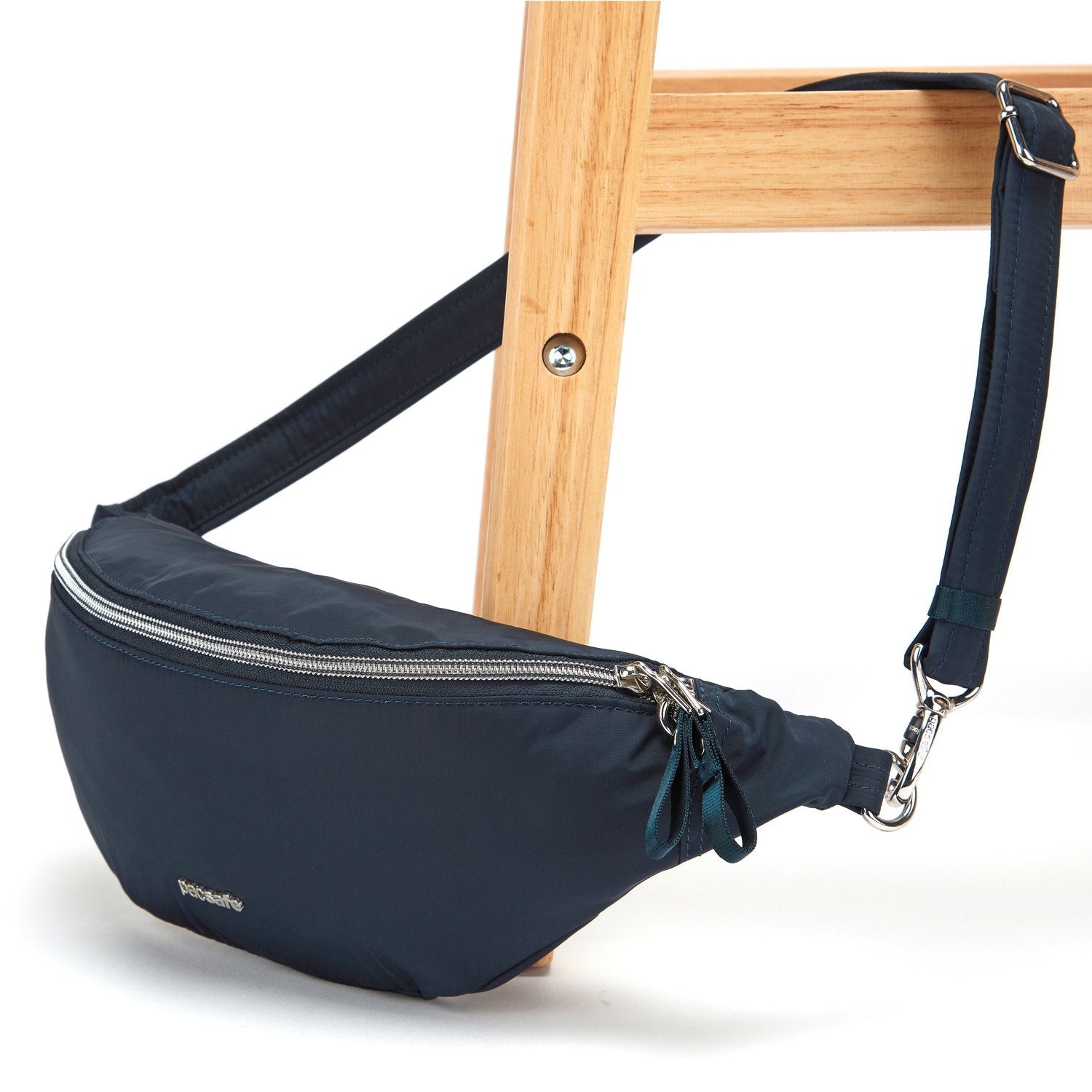 Pacsafe stylesafe outlet sling